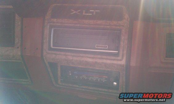 Dashboard with XLT trim, a cassette deck, and a radio