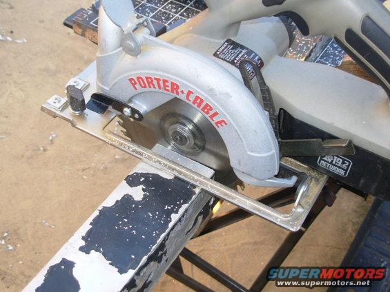 36saw.jpg A carbide-tipped rip blade works surprisingly well on Aluminum.  Even thick stuff.