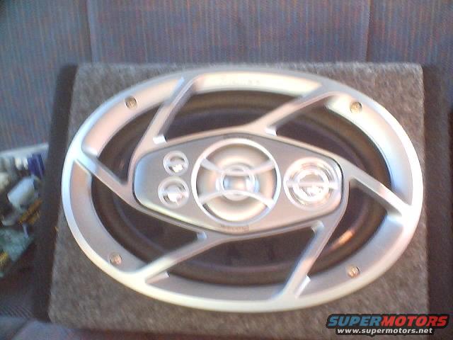 dsc00014.jpg one of my 5-way 6x9s.  They sounds sweet.