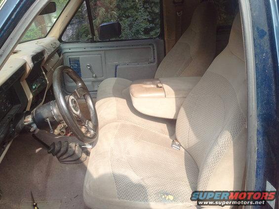 102-(2).jpg Pulled out race buckets for F150 60/40 bench.