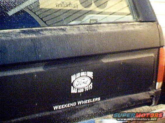 bronco-tailgate-2.jpg Close up of tailgate and my new stickers. 09/22/03