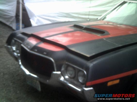 1972 Ford Ranchero front with red racing stripes