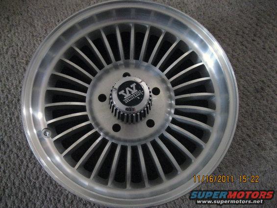 Western alloy wheel with "W WESTERN" center cap