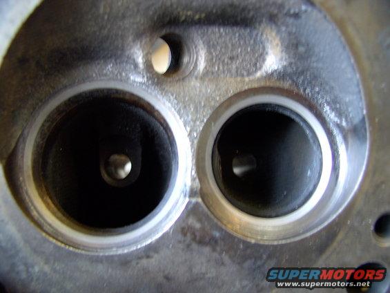 Happily the seats and valve faces cleaned up easily and quickly with minimal lapping, a testiment to the good shape they were in. No appreciable guide wear either.