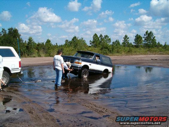 hpim0082.jpg John trying the spot that disabled Shane.  Unfortunately he was defeated too.  Two dead engines one spot.  Being pulled by Jeremy.