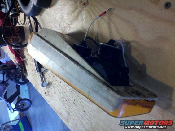 Fog light assembly with yellow lens and wiring