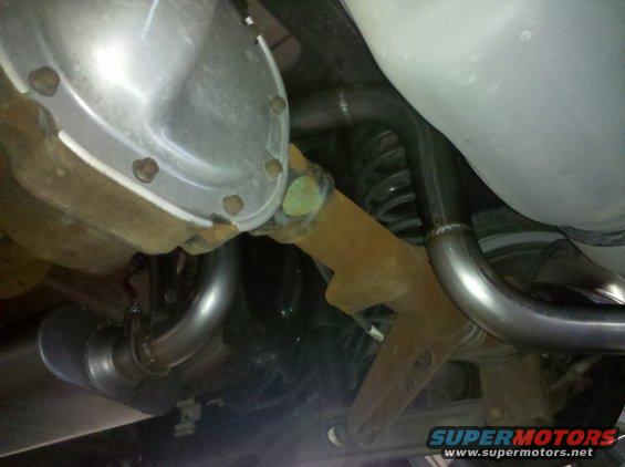 crown-vic-exhaust-019.jpg 