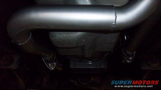 exhaust-003.jpg Drivers side crossover.