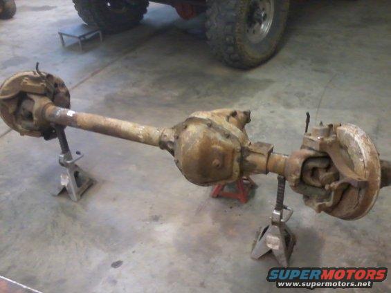 Front axle assembly on jack stands