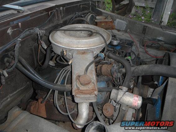 79-engine-p-side-carb-and-air-cleaner.jpg