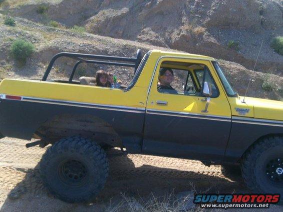 photo-(2).jpg Wheelin in the ol' Bronc with the family. Kinda wish I hadn't sold it.