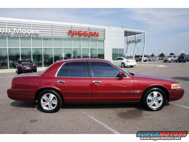 2003 Ford Crown Victoria photo