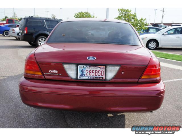 2003 Ford Crown Victoria photo