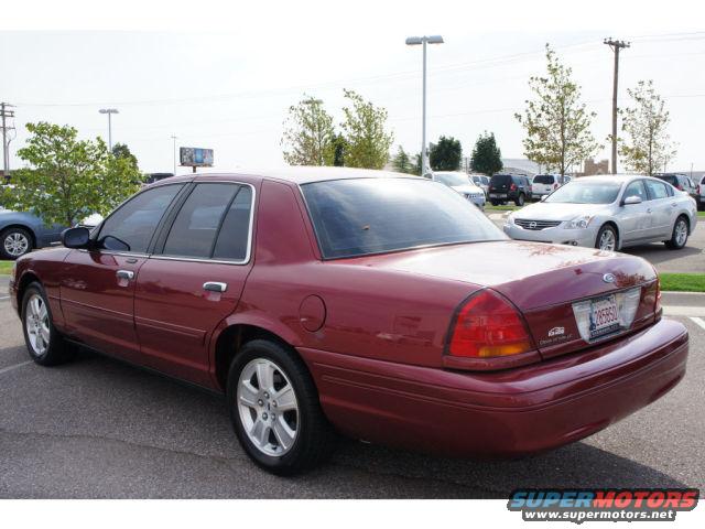 2003 Ford Crown Victoria photo