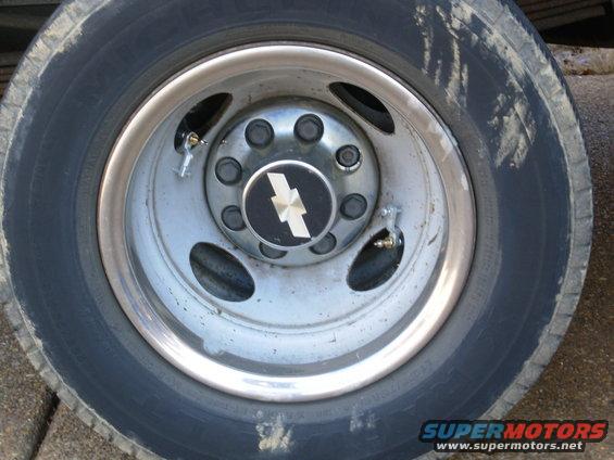 99extensions.jpg Two pairs make it even easier to set tire pressures, and keep the wheels balanced.