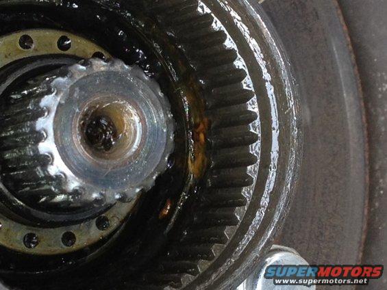 fr-hub-with-locking-nut-removed.jpg 