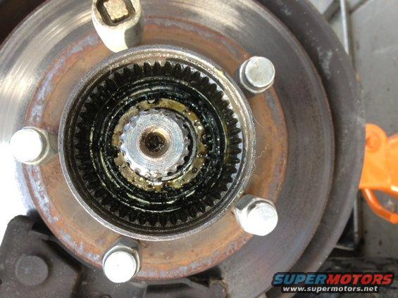 fr-hub-still-on-axel.jpg 
