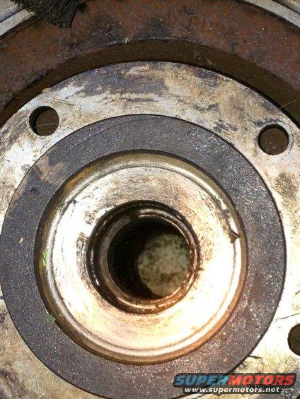 spindle-bearing-removal.jpg 