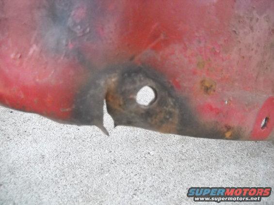 54-build--1152012-044.jpg 1-15-2012:

No rust just another crack like the other fender.
