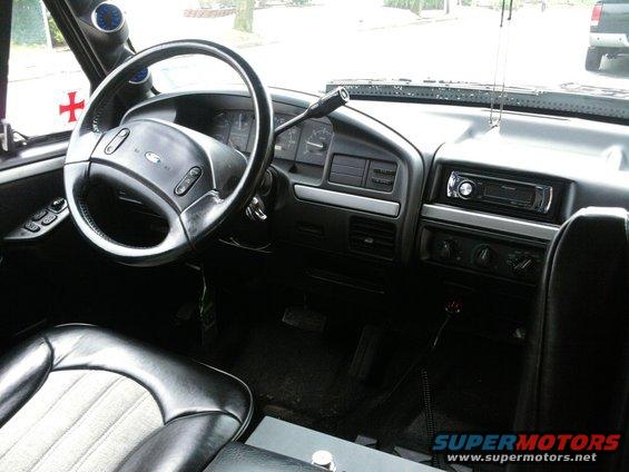 0323101142a.jpg pillar gauge setup for temp and oil pressure.