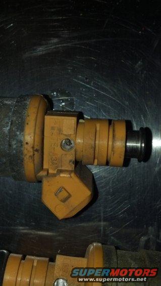 inj1.jpg Stock 92 injector side