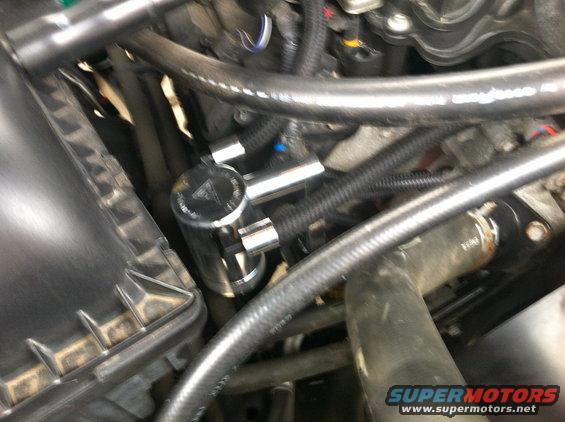 BILLET technology catch can installed.