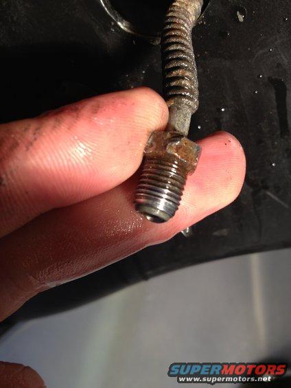 079.jpg old brake lines were leaking and destroyed