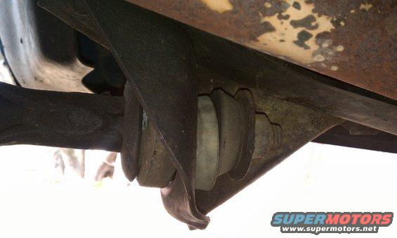 bronco-001-(15).jpg Passenger side Radius Arm Bushing.