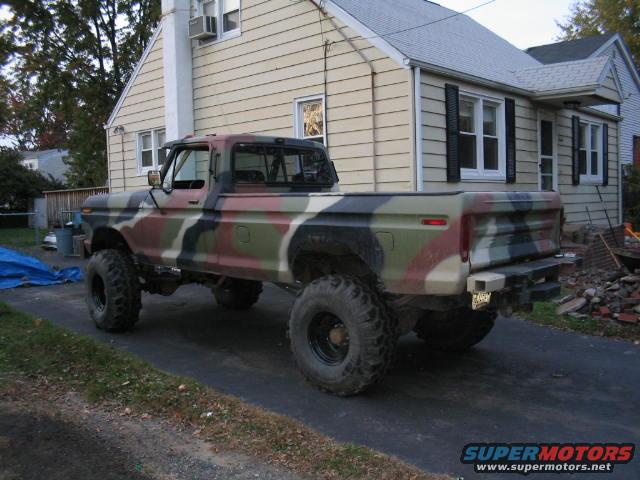 101_0192.jpg 79 F250 6" lift  2" body 39 swampers on 12"wide monster wheels
