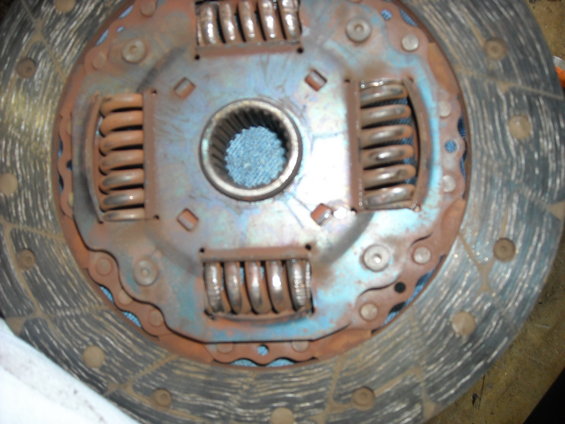 Rusty clutch disc with springs and splined center hub