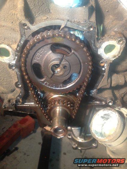 Engine timing chain and gears with FE3-1 marking