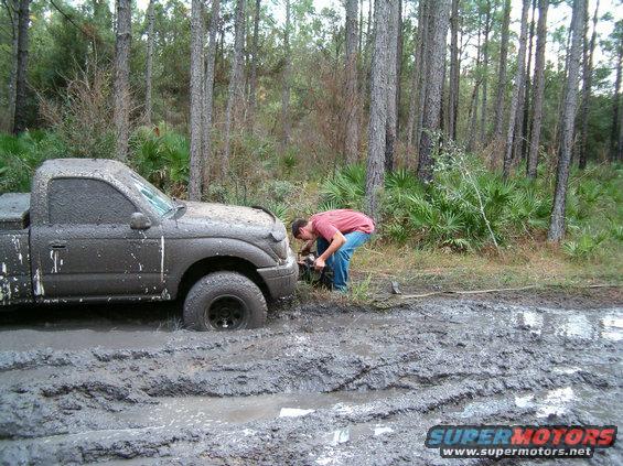 hpim0093.jpg Trying his winch, without putting the pin back into the receiver.