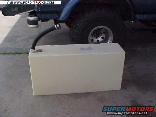 1992 Ford Bronco rear with auxiliary fuel tank and hose