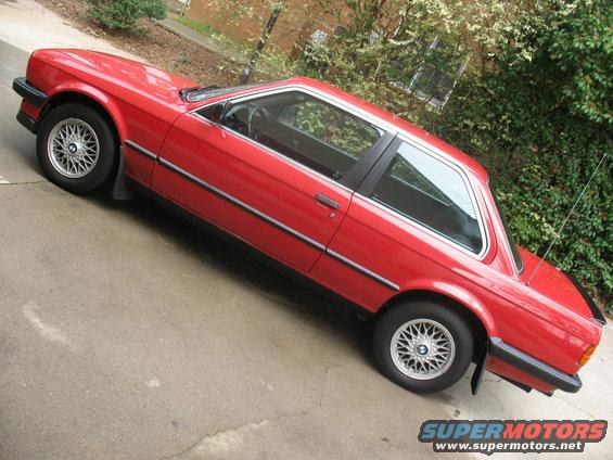 Red 1986 BMW 3 Series coupe, 3/4 front view