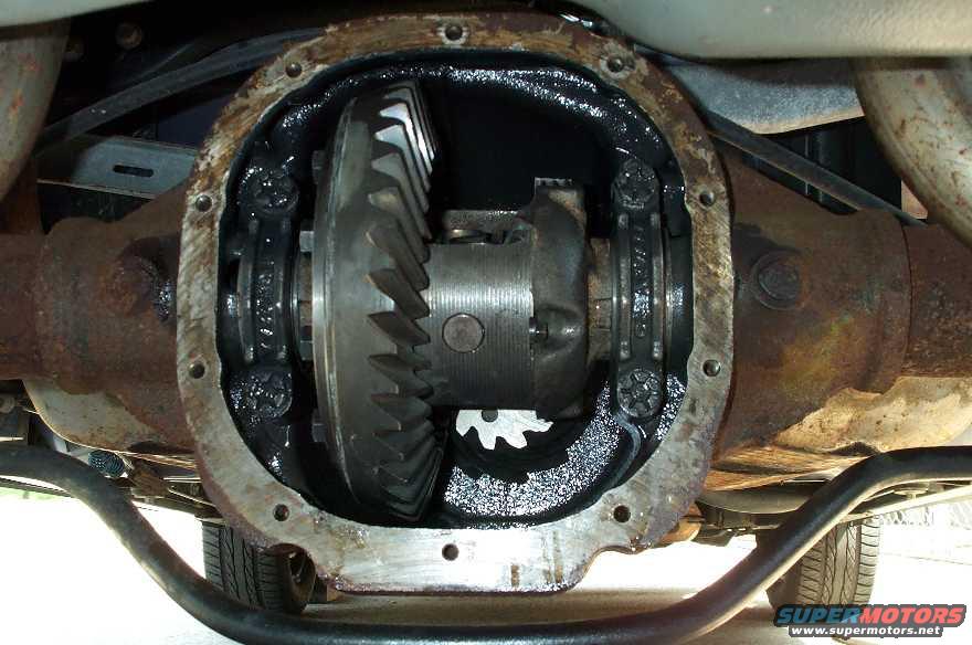 tracklock-installed50.jpg The track-lock and gears, finally installed. 