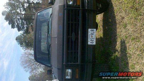 1986 Ford Bronco front end with grille guard and Maryland license plate 445 9L8