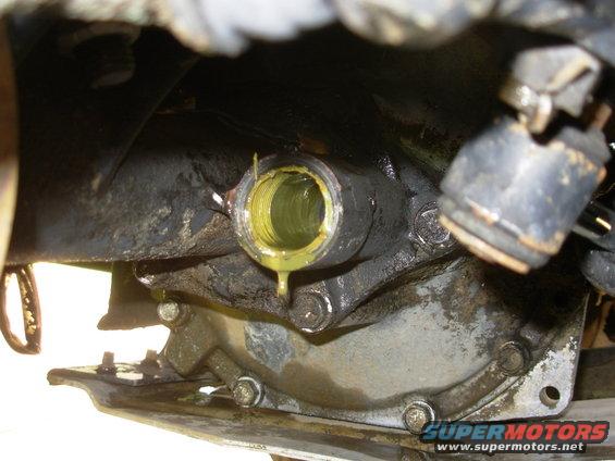 This is just actuator oil - none of the differential oil came out.