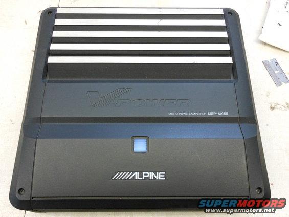 Alpine V-Power mono power amplifier MRP-M450. Has a blue light