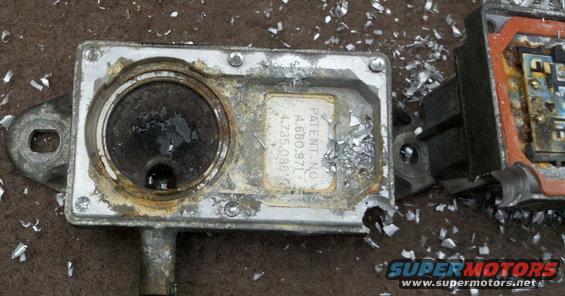 dpfeinside1.jpg Drilled out the rivets in my old DPFE.

Correct replacement for this style DPFE is Motorcraft DPFE5 KIT. It is a DPFE15 with a pigtail to replace the connector.
Replacement was about 30-45 minutes. easy to do.