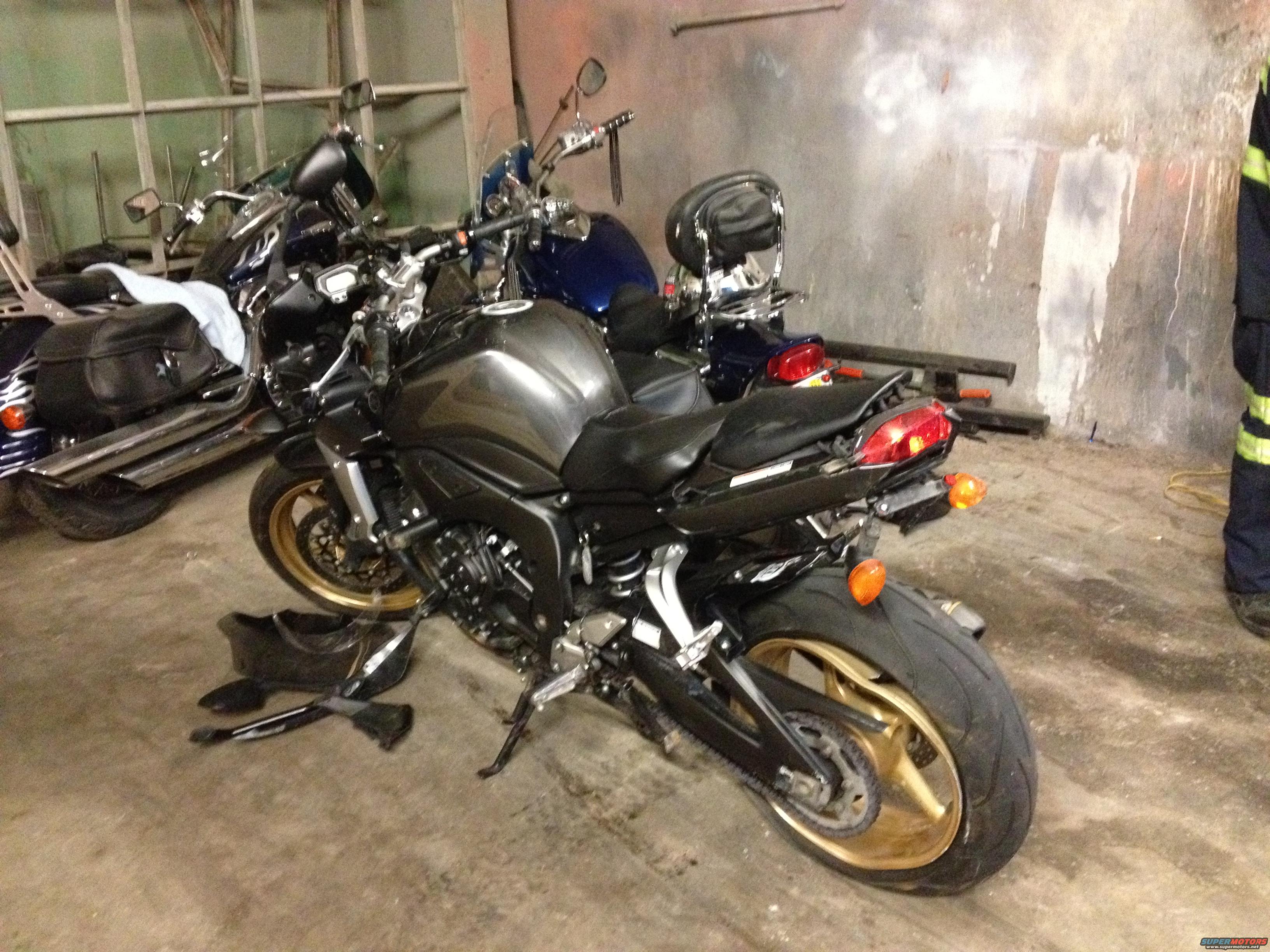 2008 Yamaha FZR1000 photo