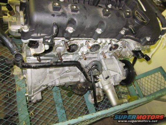 2l-motor-from-exhaust-side.jpg 