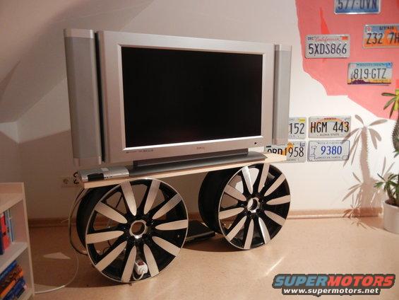tv-stand.jpg 