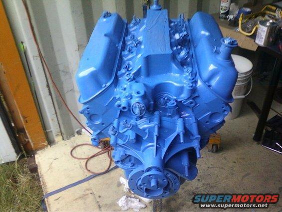 Blue painted engine with Supermotors.net watermark