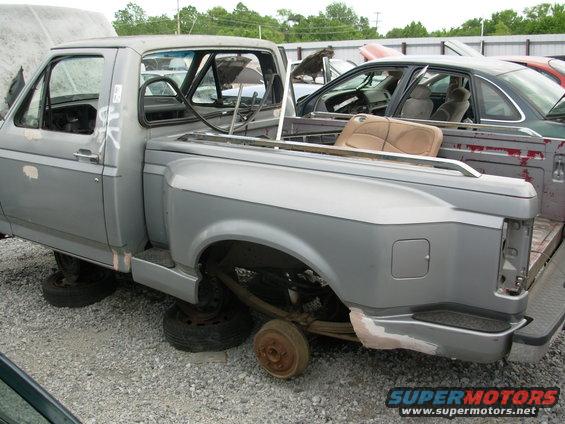 88fsv04.jpg '88 F150 PAP
body swapped?

[url=http://www.supermotors.net/registry/media/918320][img]http://www.supermotors.net/getfile/918320/thumbnail/88fsv01.jpg[/img][/url]
