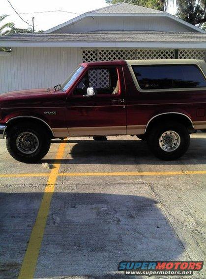 stock suspension with 33x12.50 on factory rims
also removed the fiberglass running boards