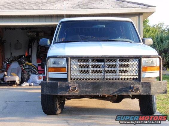 White 1995 Ford Bronco front view with brush guard