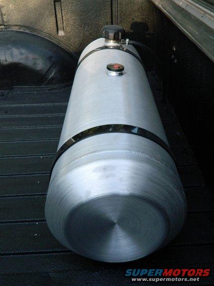 gastanksideviewsmaller.jpg Coyote Products aluminum street rod gas tank.