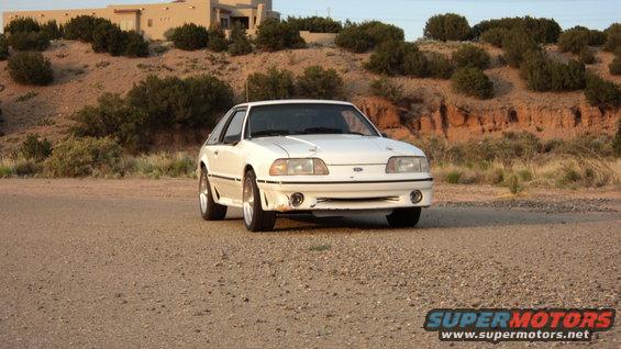 White 1989 Ford Mustang front view