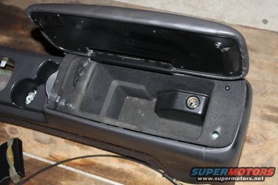 2004 mercury marauder center concole (no shifter) B- condition. all other parts included.