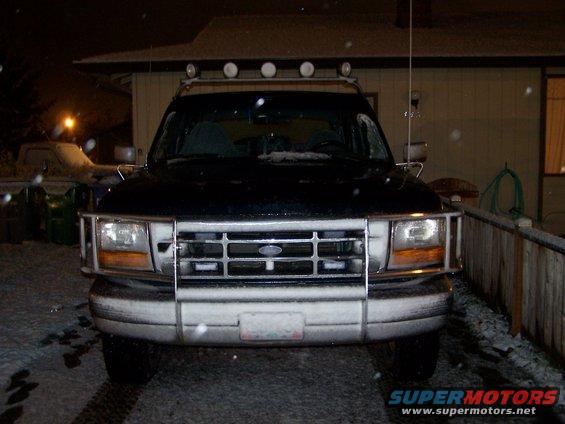 1995 Ford Bronco front view in snow